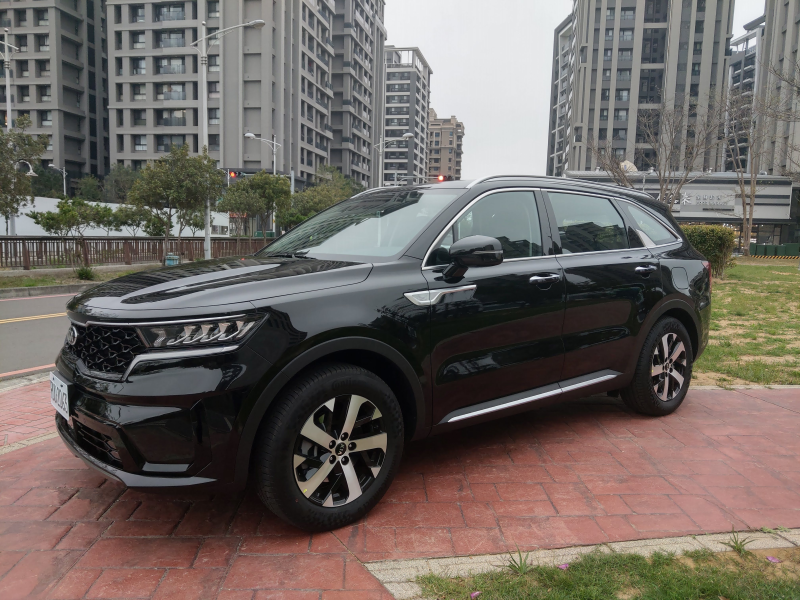 韓國KIA Sorento豪華六人座休旅車