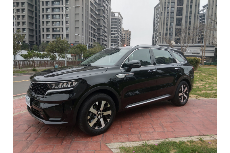 韓國KIA Sorento豪華六人座休旅車